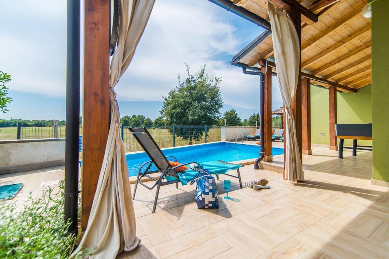 Holiday Home Tanja Pula Exterior photo