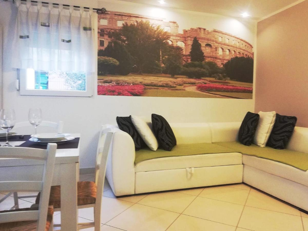 Holiday Home Tanja Pula Exterior photo
